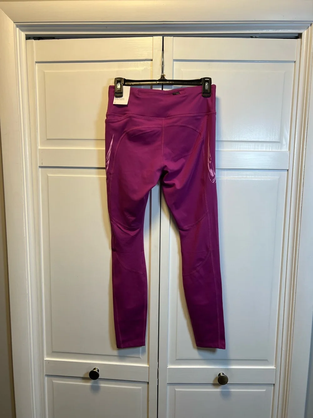 NWT Nike Fast Running Tights/Leggings Size Women’s Medium Color Purple
